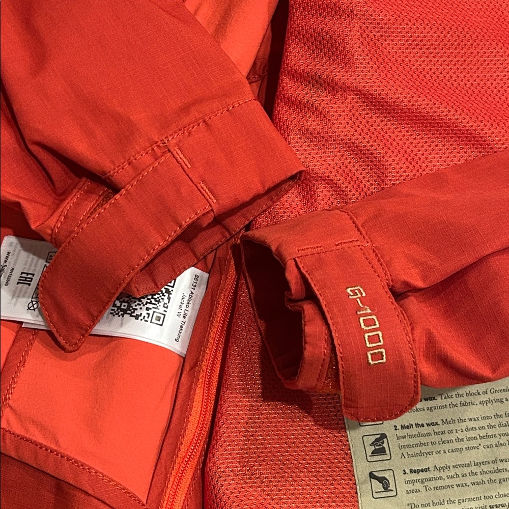 FJALL RAVEN
Abisko Lite Trekking Jacket W
Cabin Red-Rowan Red - Picture 11 of 13